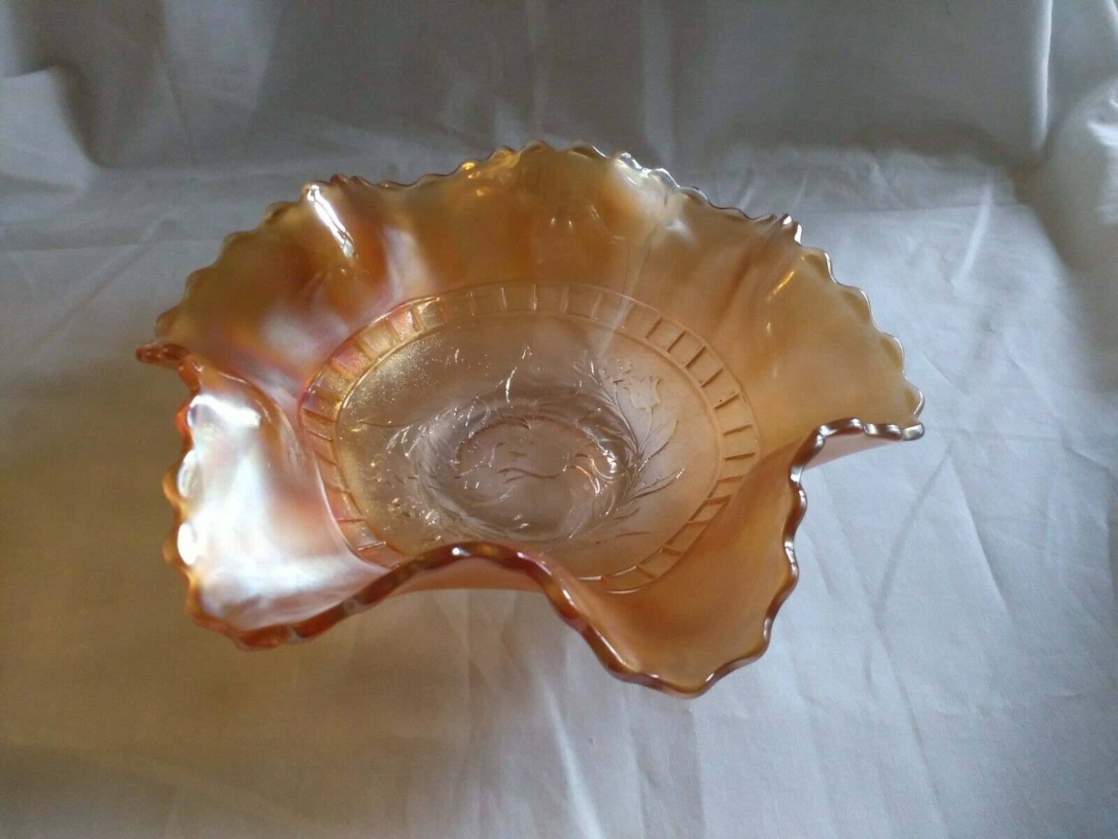 Vintage Dugan Wildflower Tulip Carnival Glass 8" Ruffled Bowl
